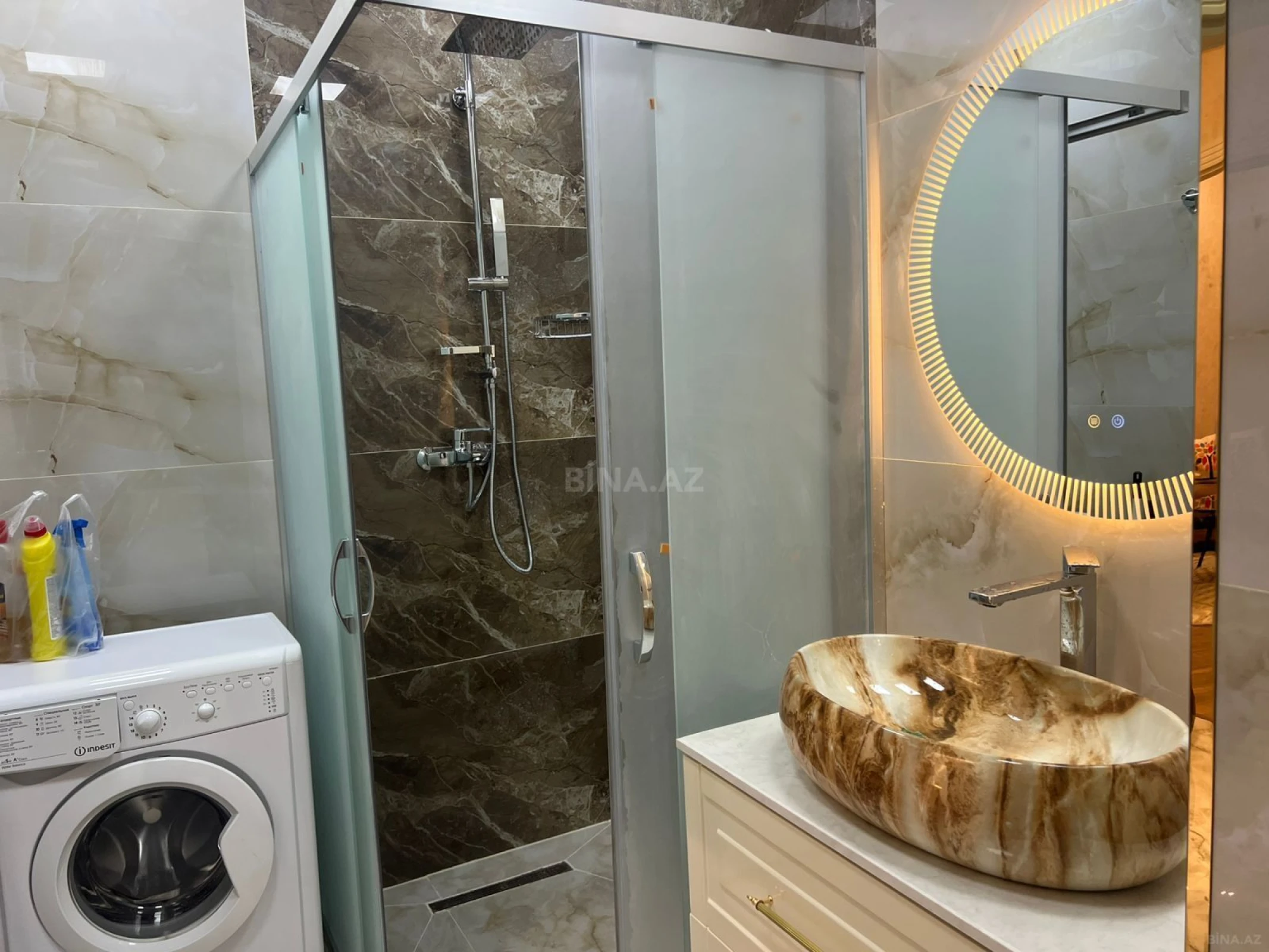 Kirayə verilir 2 otaqlı mənzil 70 m²