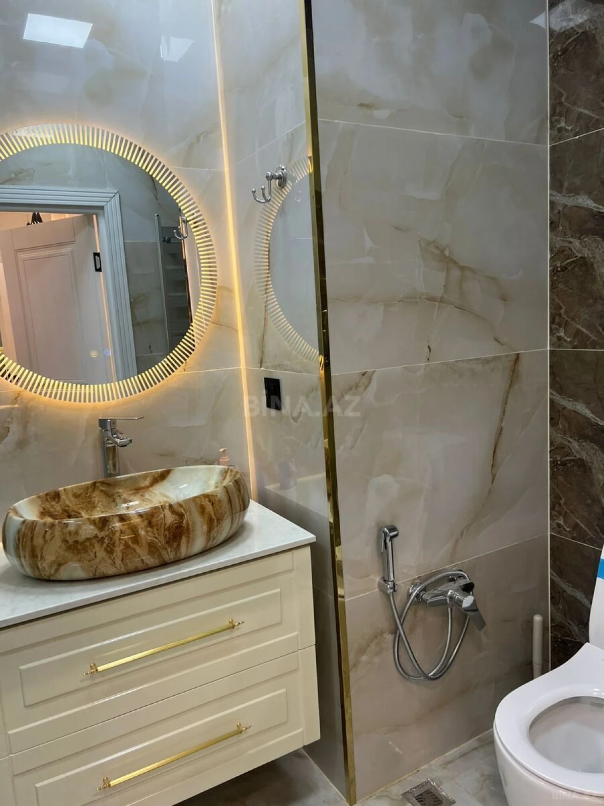 Kirayə verilir 2 otaqlı mənzil 70 m²