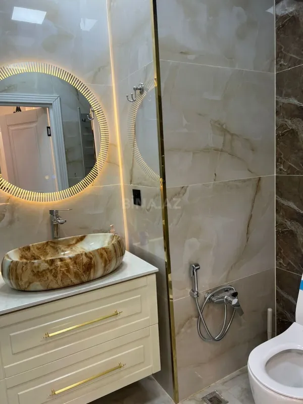 Kirayə verilir 2 otaqlı mənzil 70 m²