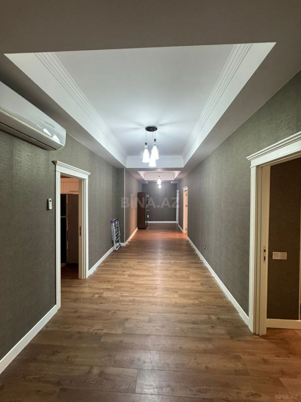 Kirayə verilir 4 otaqlı mənzil 144 m²