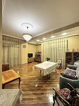 Satılır 3 otaqlı mənzil 125 m²