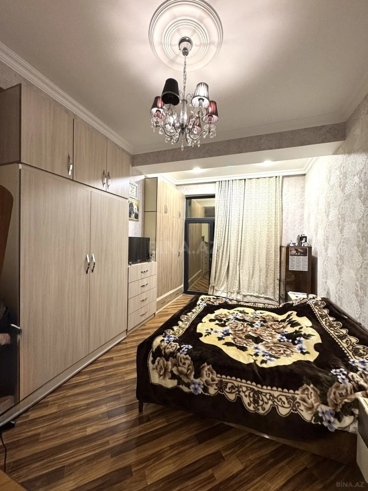 Satılır 3 otaqlı mənzil 125 m²