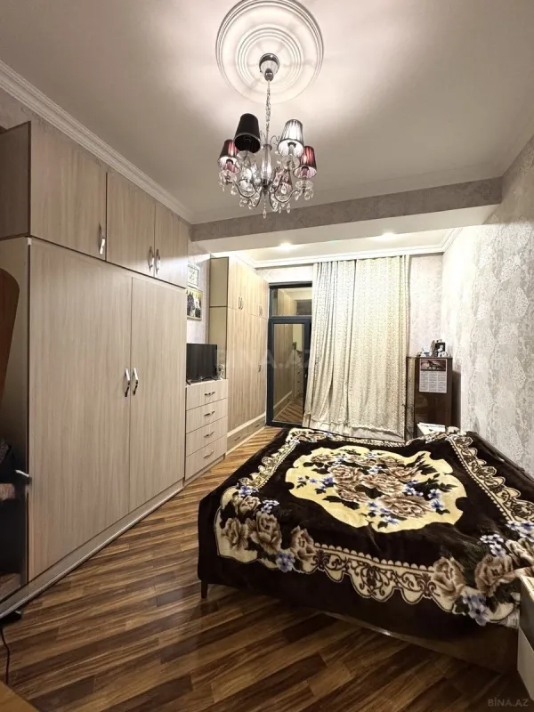 Satılır 3 otaqlı mənzil 125 m²