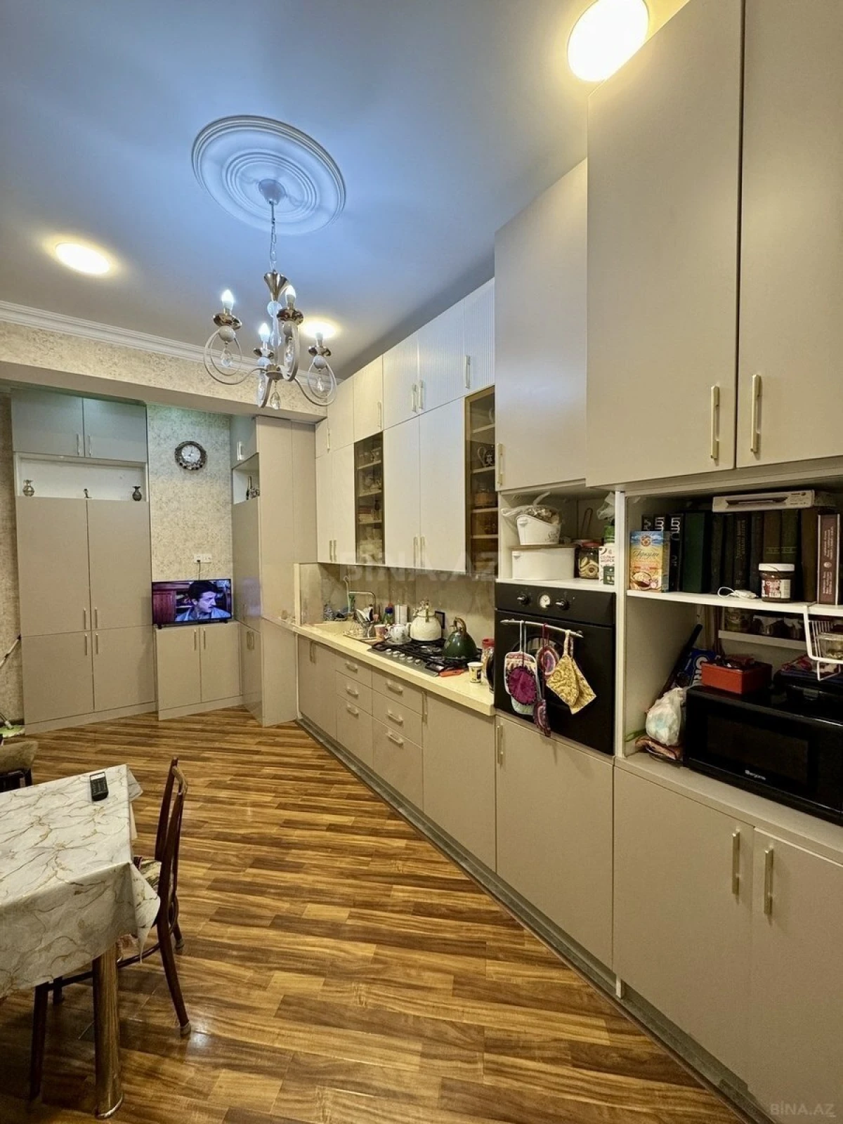Satılır 3 otaqlı mənzil 125 m²