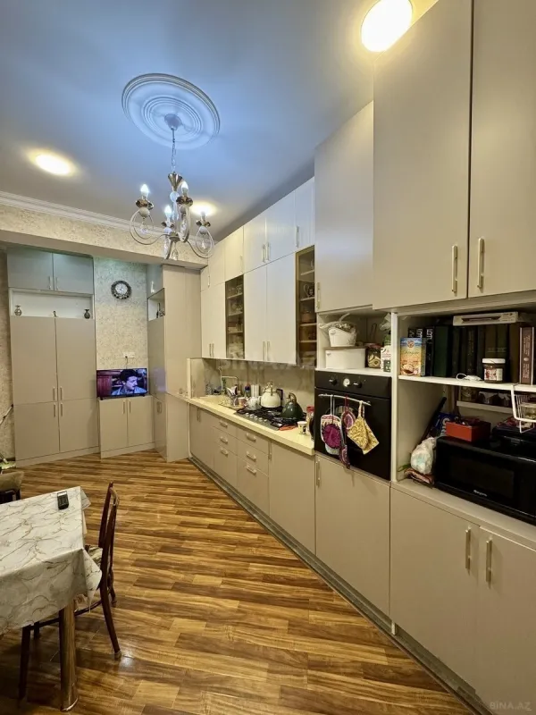 Satılır 3 otaqlı mənzil 125 m²