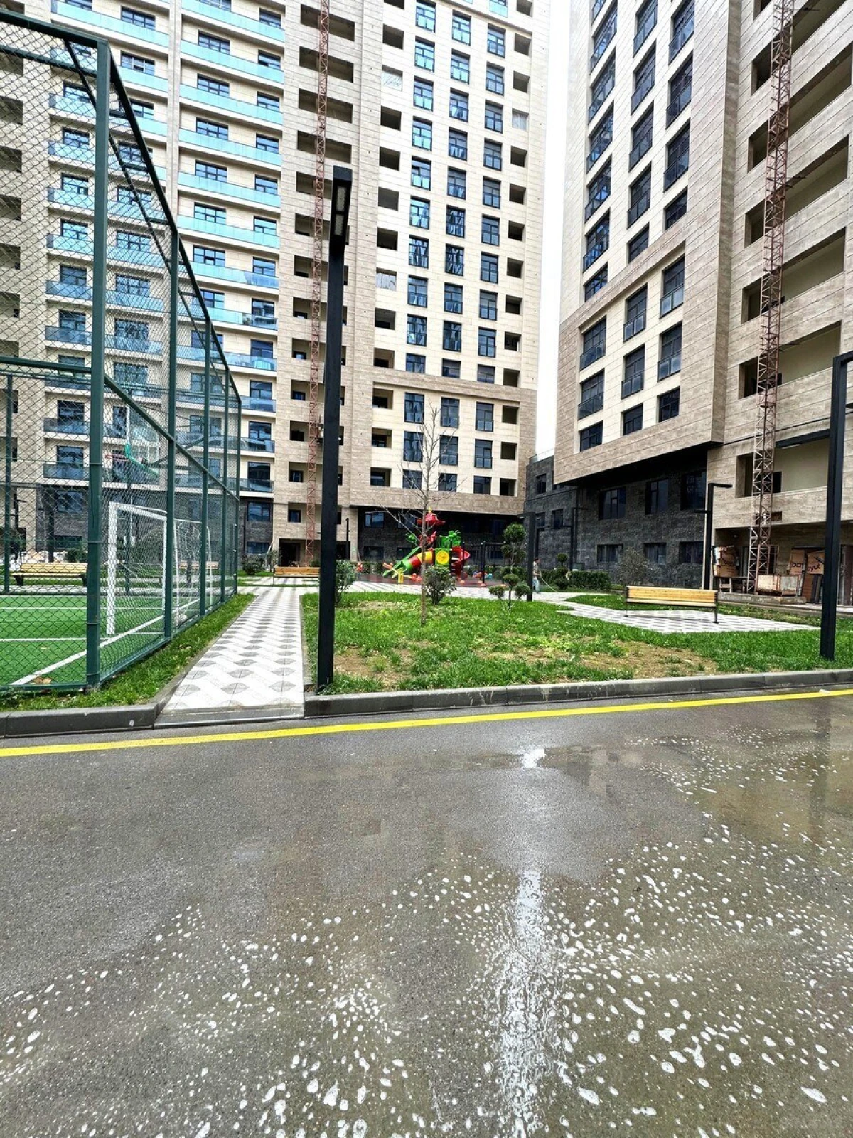 Satılır 3 otaqlı mənzil 125 m²