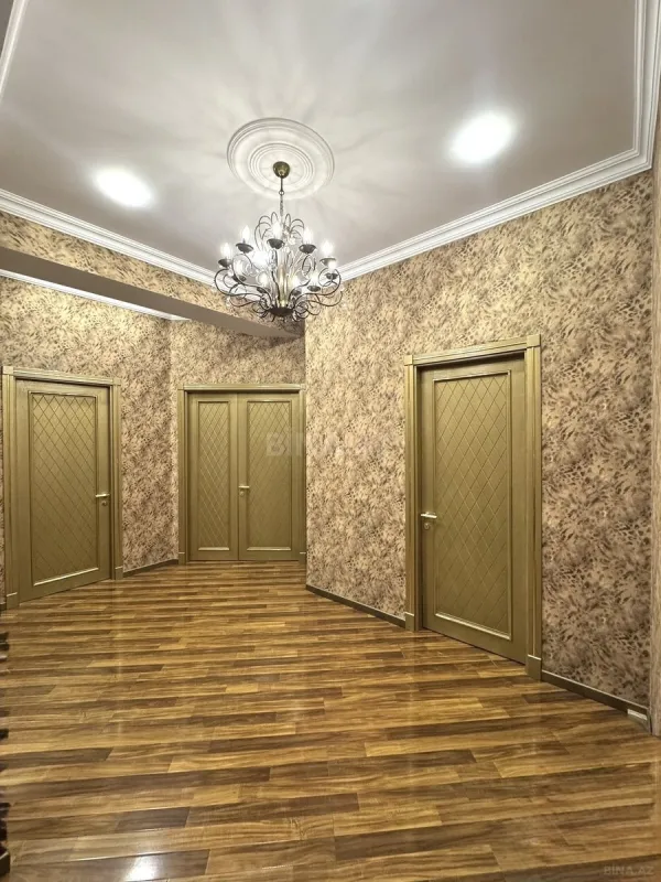 Satılır 3 otaqlı mənzil 125 m²