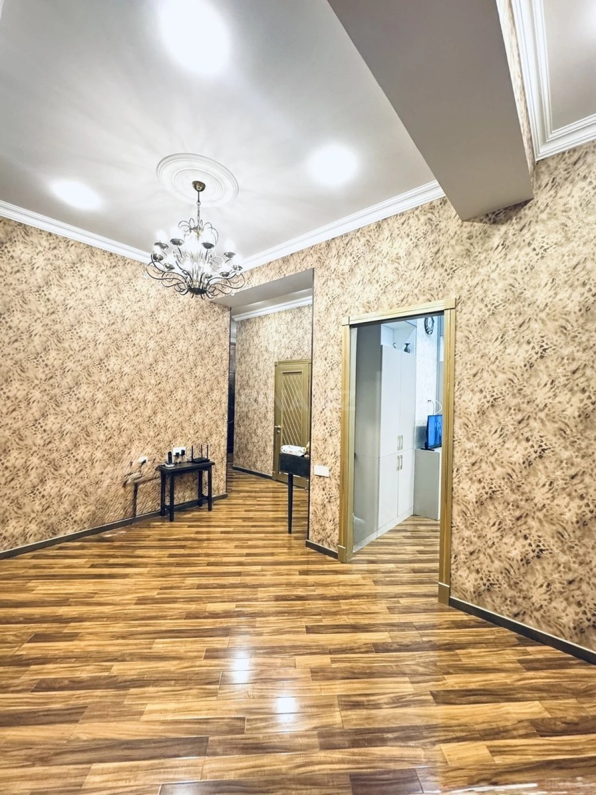 Satılır 3 otaqlı mənzil 125 m²