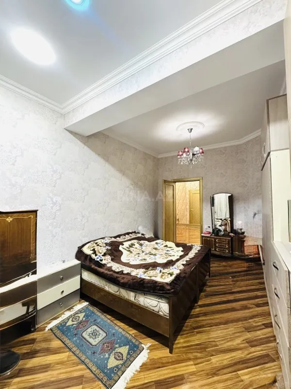 Satılır 3 otaqlı mənzil 125 m²