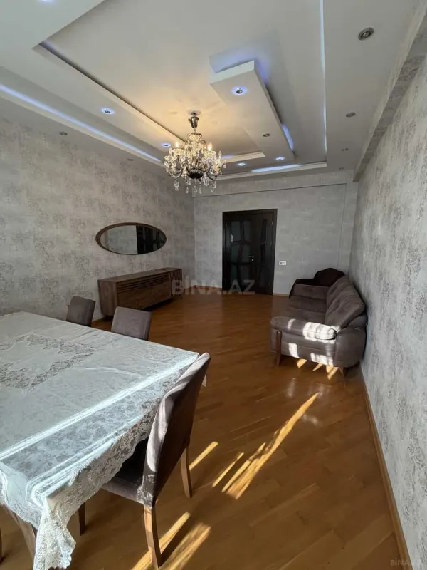 Kirayə verilir 4 otaqlı mənzil 135 m²