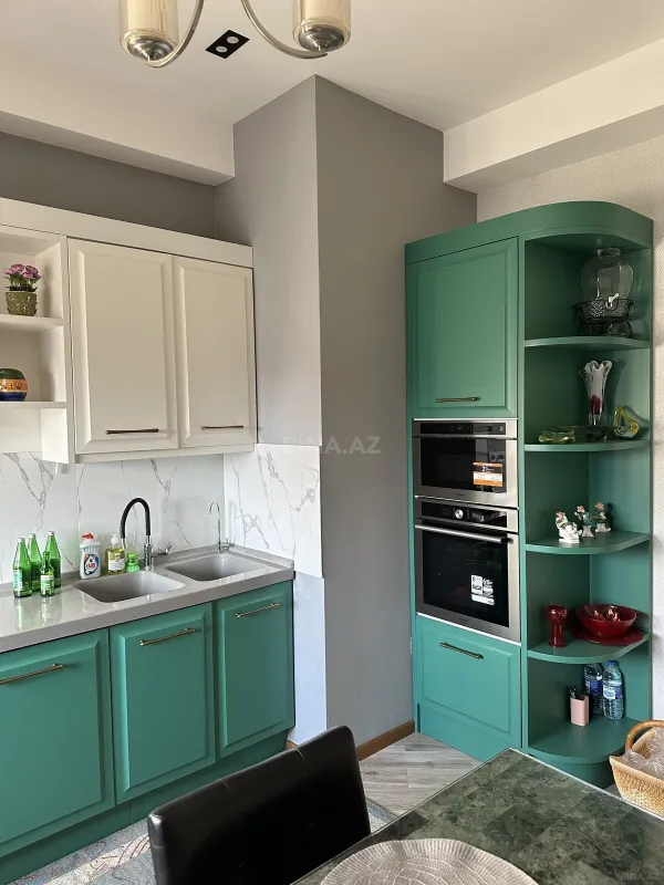 Satılır 3 otaqlı mənzil 112 m²