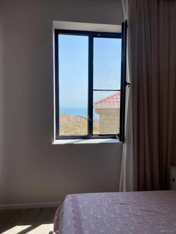 Satılır 6 otaqlı həyət evi 400 m²