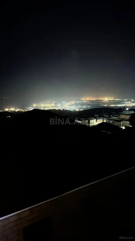 Satılır 6 otaqlı həyət evi 400 m²