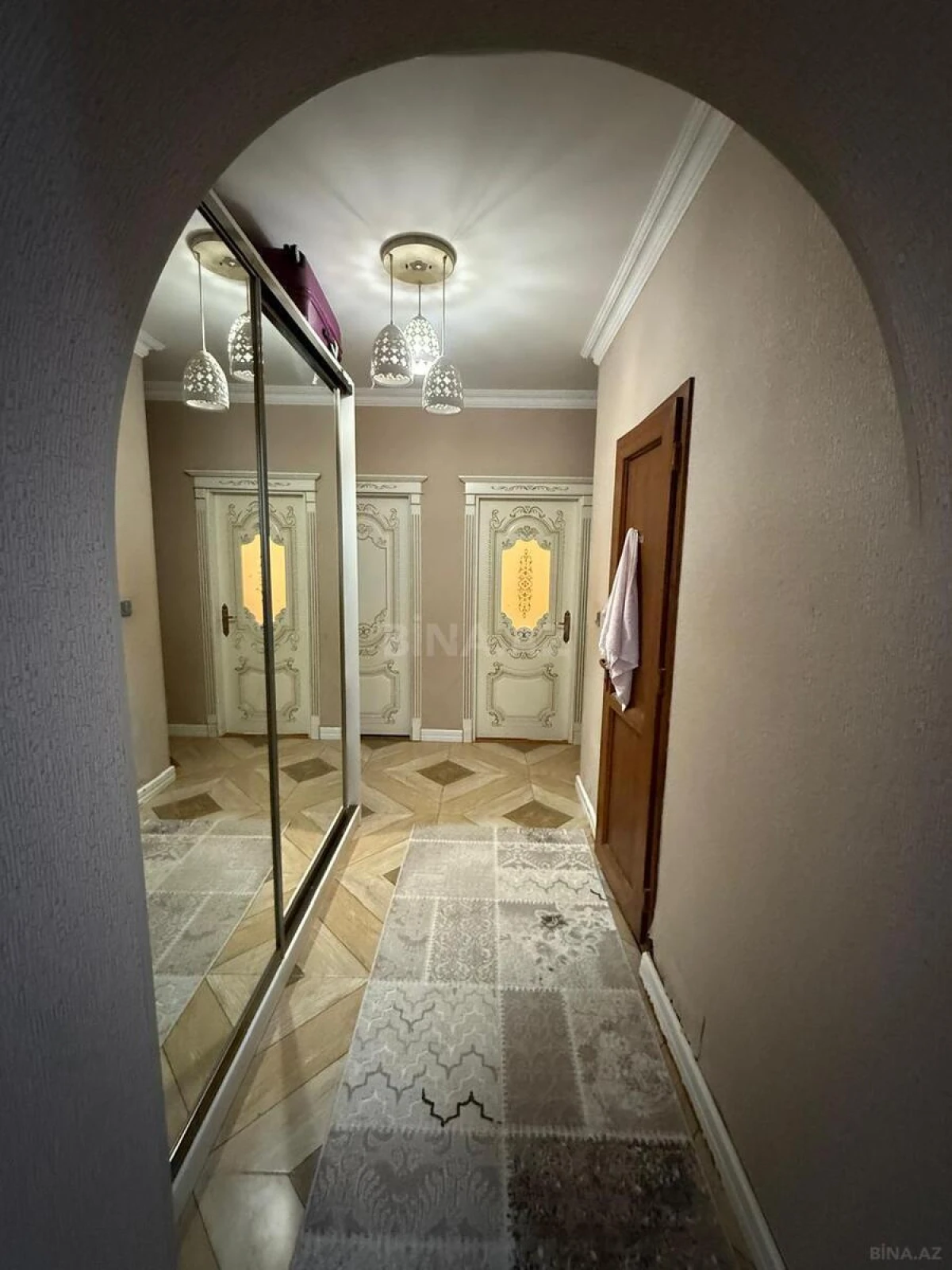 Satılır 6 otaqlı həyət evi 190 m²