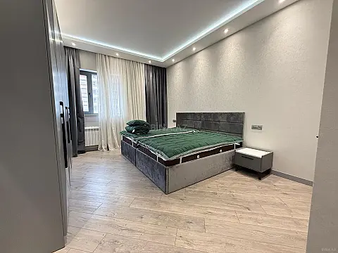 Kirayə verilir 3 otaqlı mənzil 160 m²