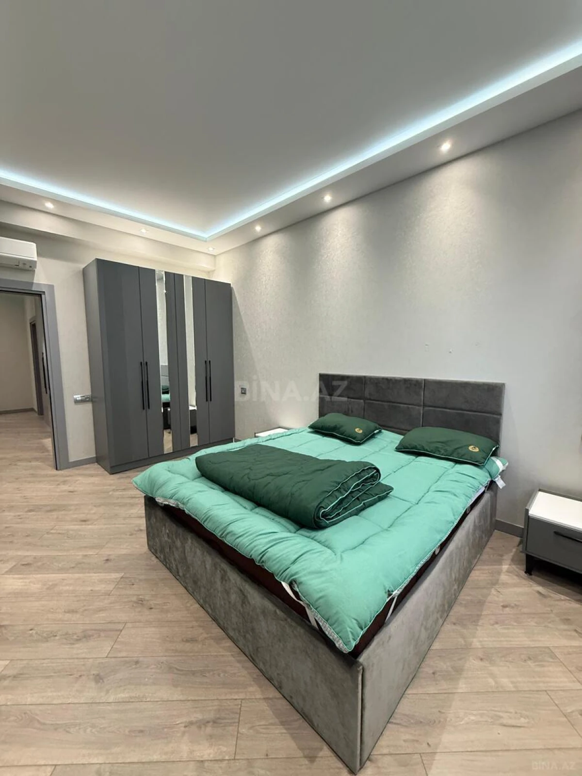Kirayə verilir 3 otaqlı mənzil 160 m²