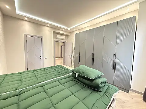 Kirayə verilir 3 otaqlı mənzil 160 m²