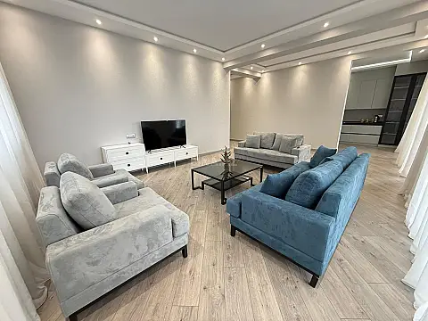 Kirayə verilir 3 otaqlı mənzil 160 m²