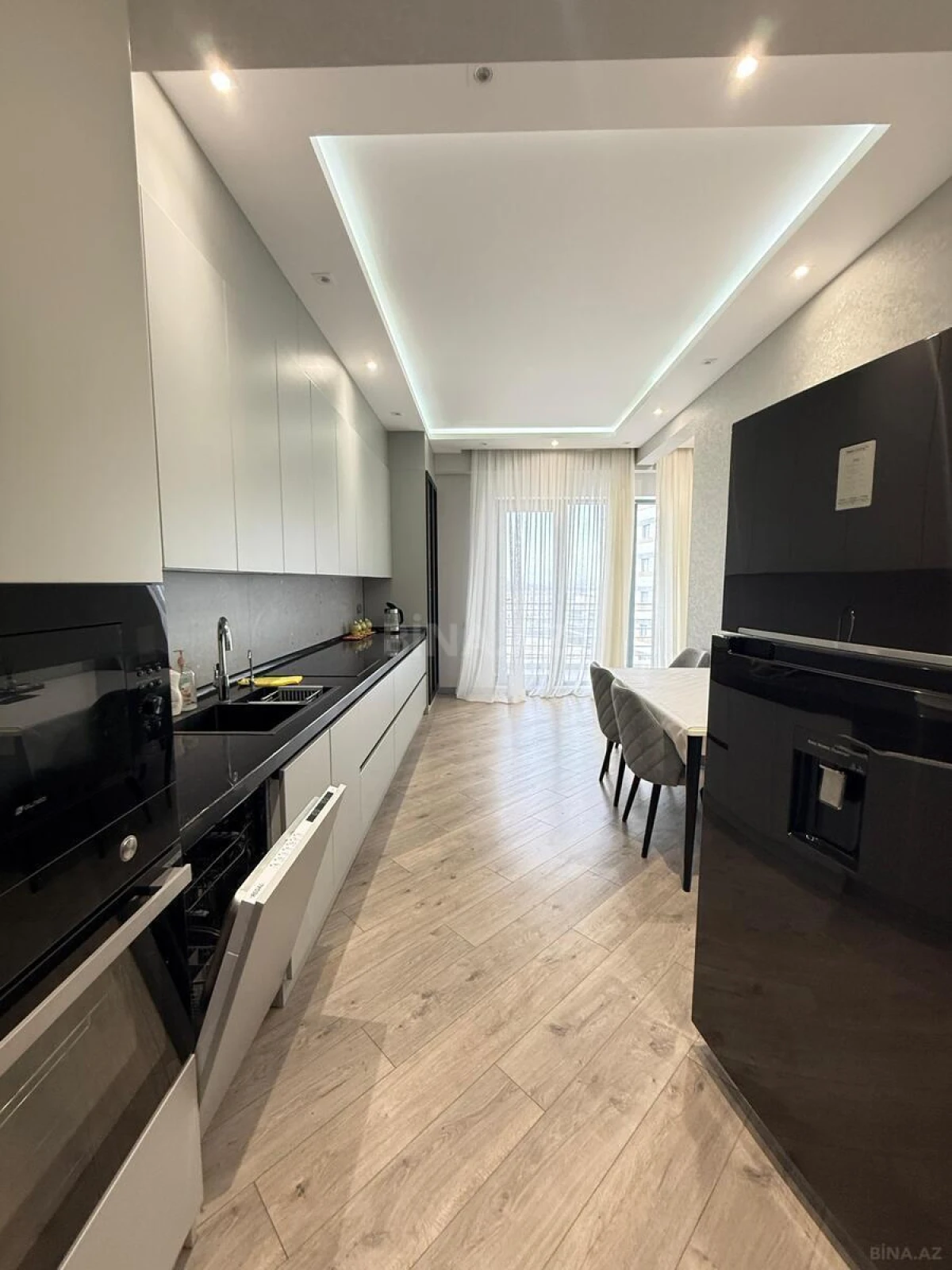 Kirayə verilir 3 otaqlı mənzil 160 m²