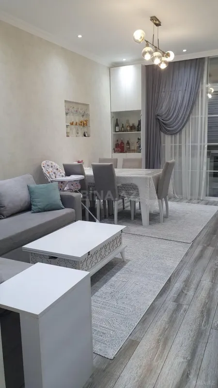 Kirayə verilir 2 otaqlı mənzil 65 m²