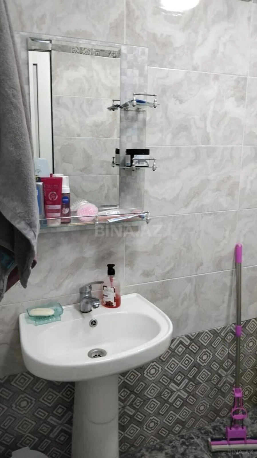 Kirayə verilir 2 otaqlı mənzil 65 m²