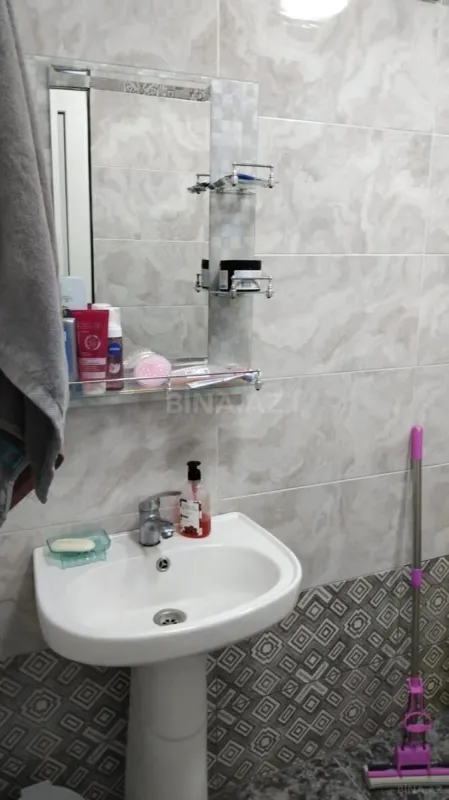 Kirayə verilir 2 otaqlı mənzil 65 m²