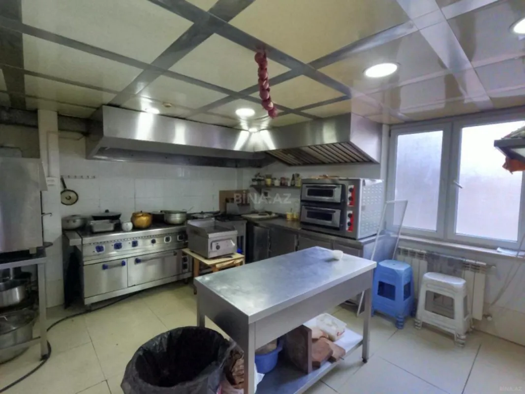 Satılır obyekt 266 m²