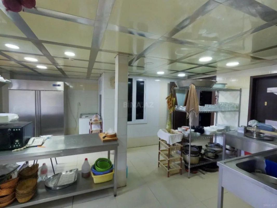 Satılır obyekt 266 m²