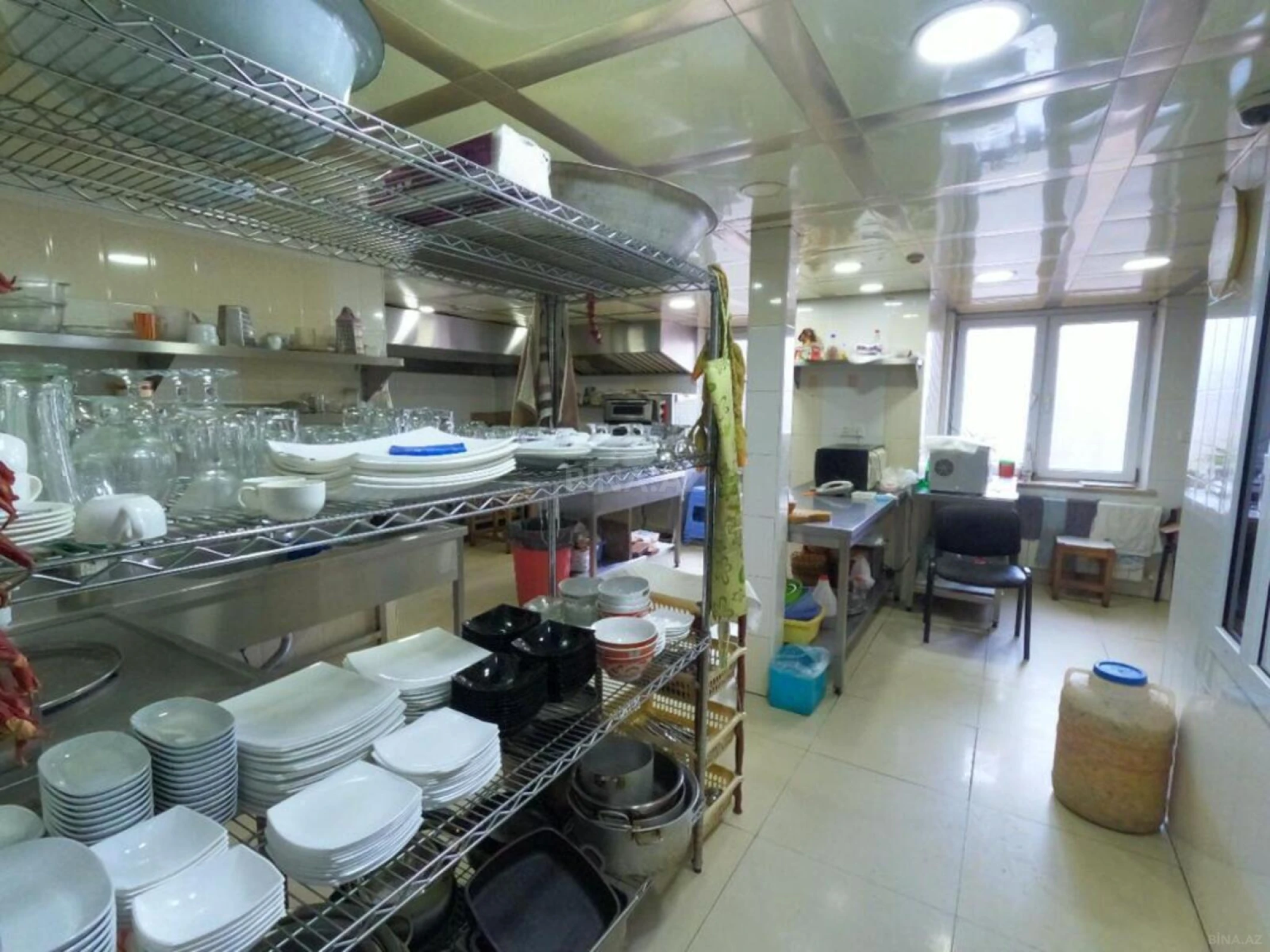 Satılır obyekt 266 m²