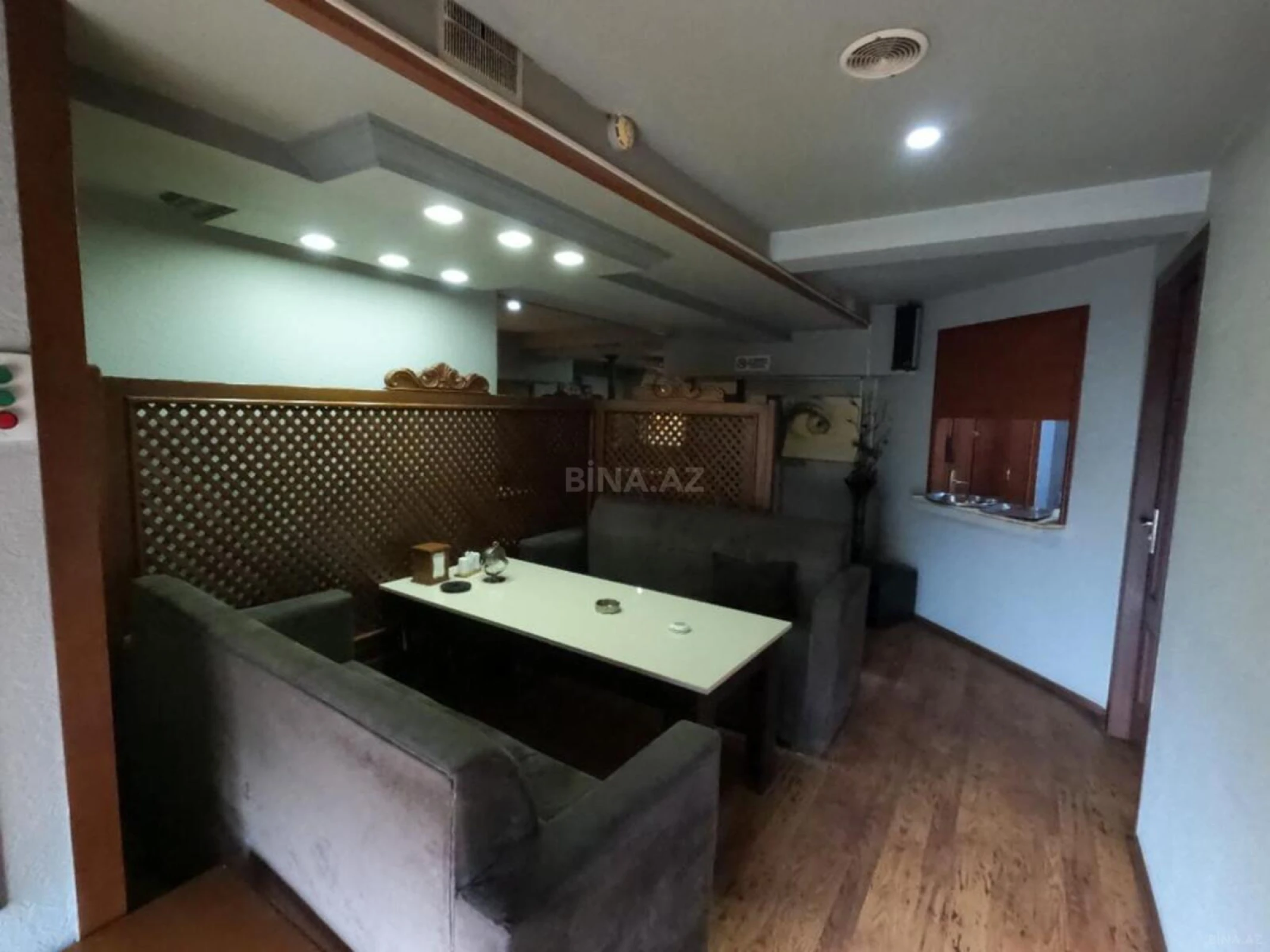 Satılır obyekt 266 m²