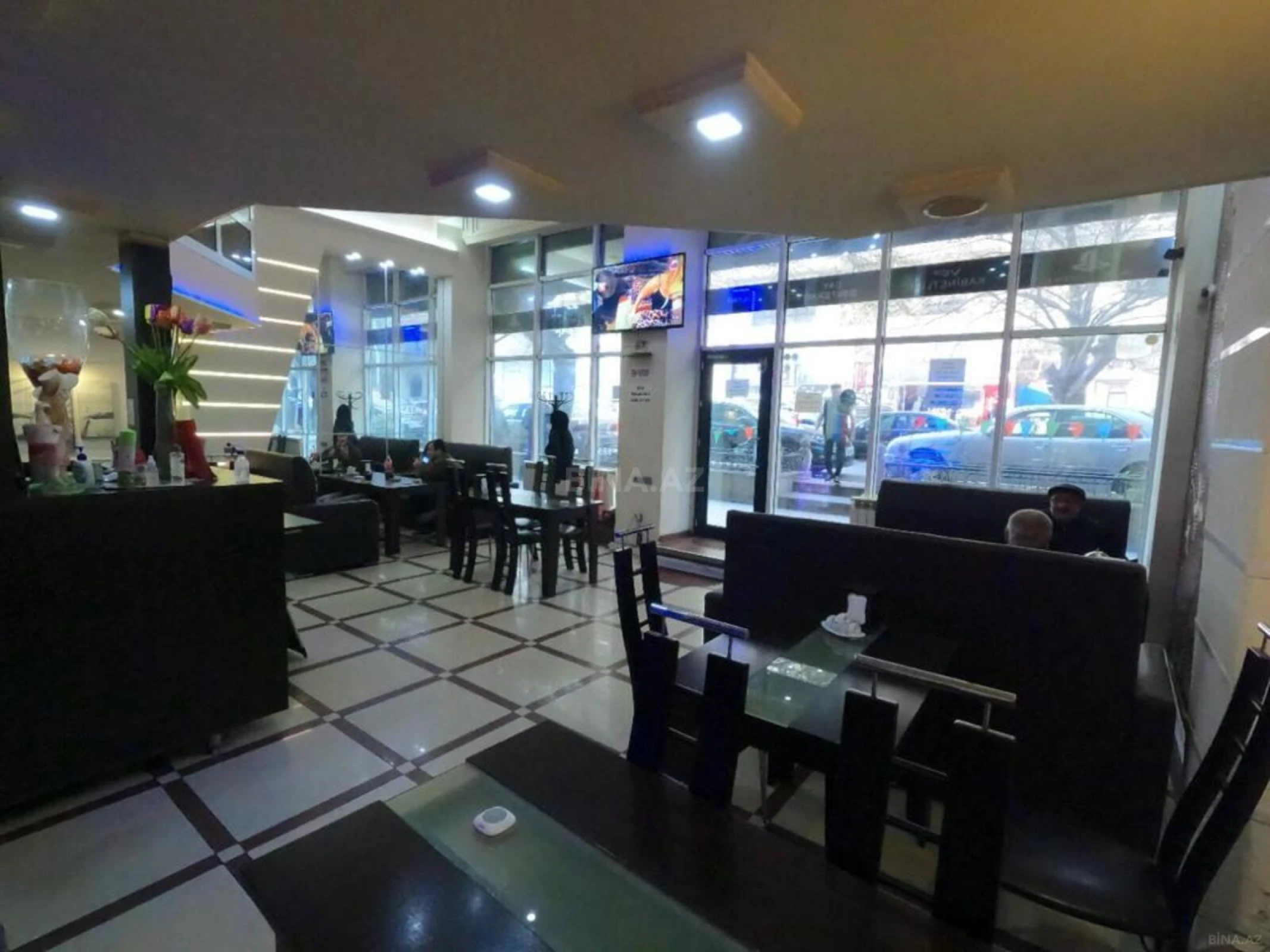 Satılır obyekt 266 m²