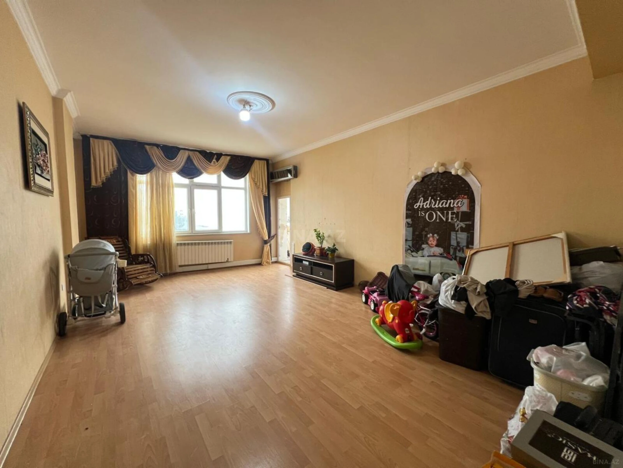 Satılır 3 otaqlı mənzil 150 m²