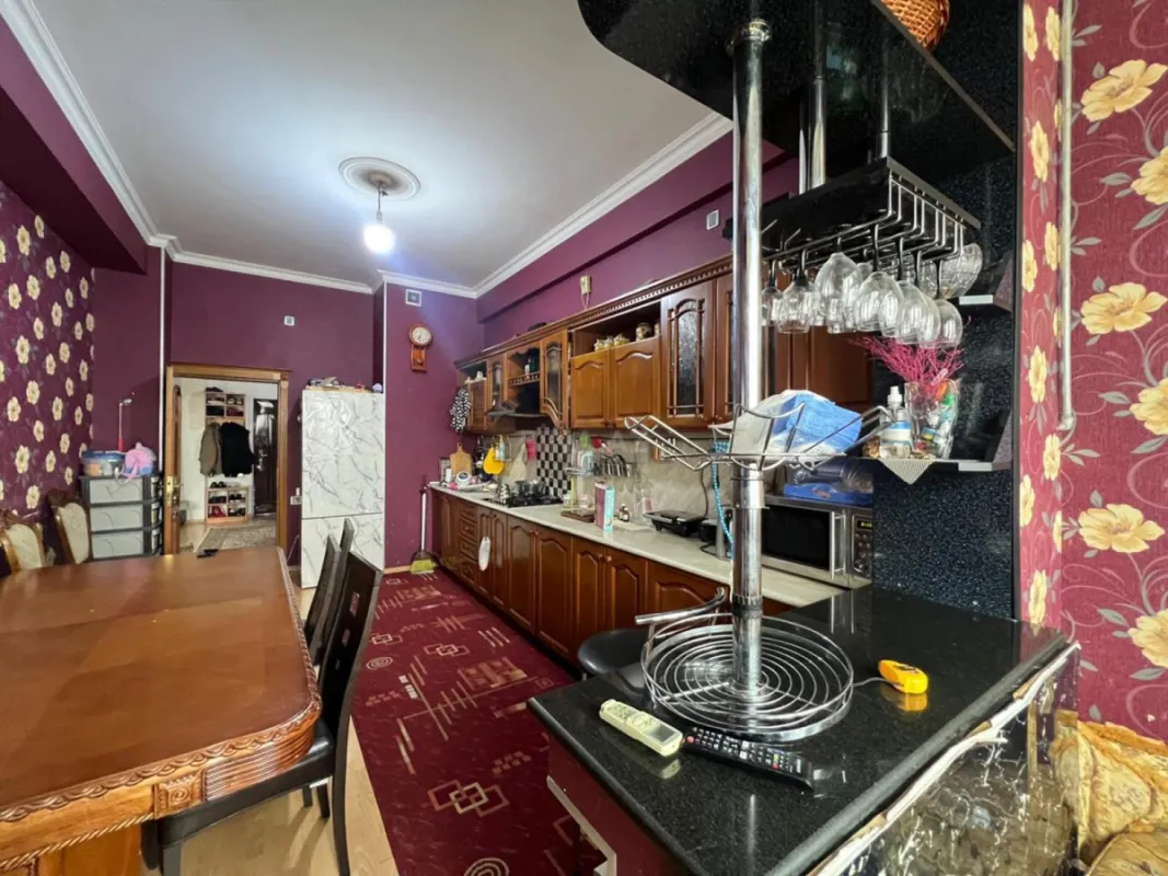 Satılır 3 otaqlı mənzil 150 m²