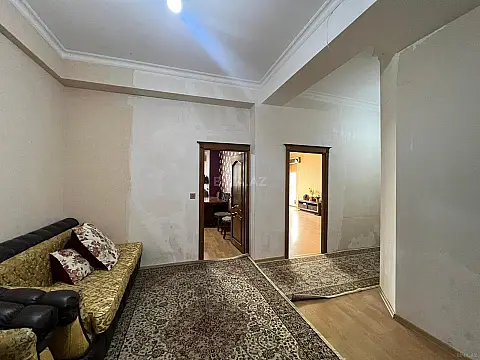 Satılır 3 otaqlı mənzil 150 m²