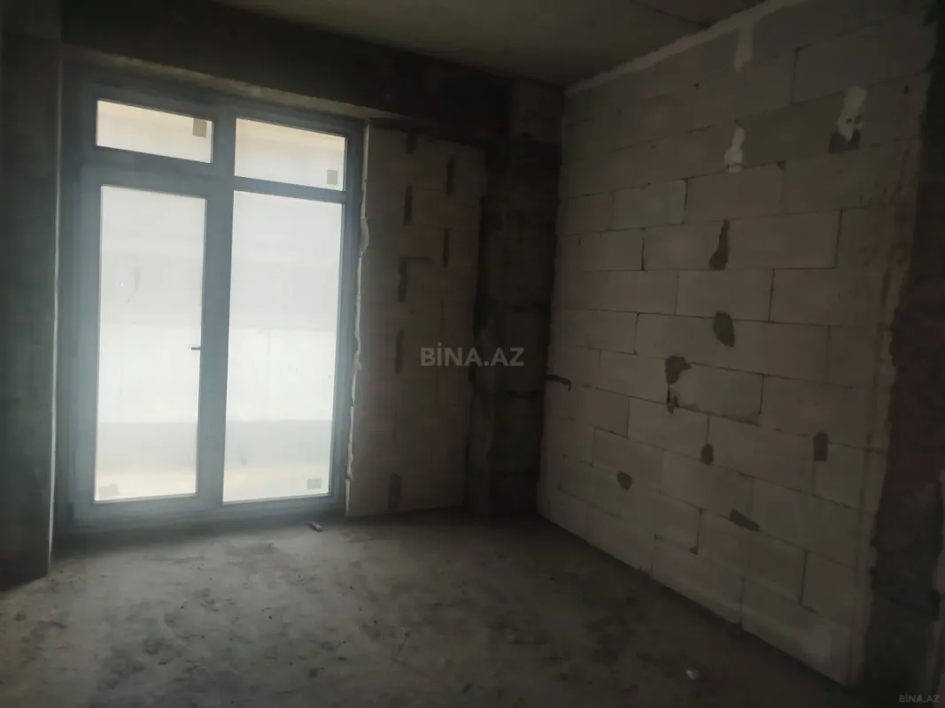 Satılır 2 otaqlı mənzil 104 m²