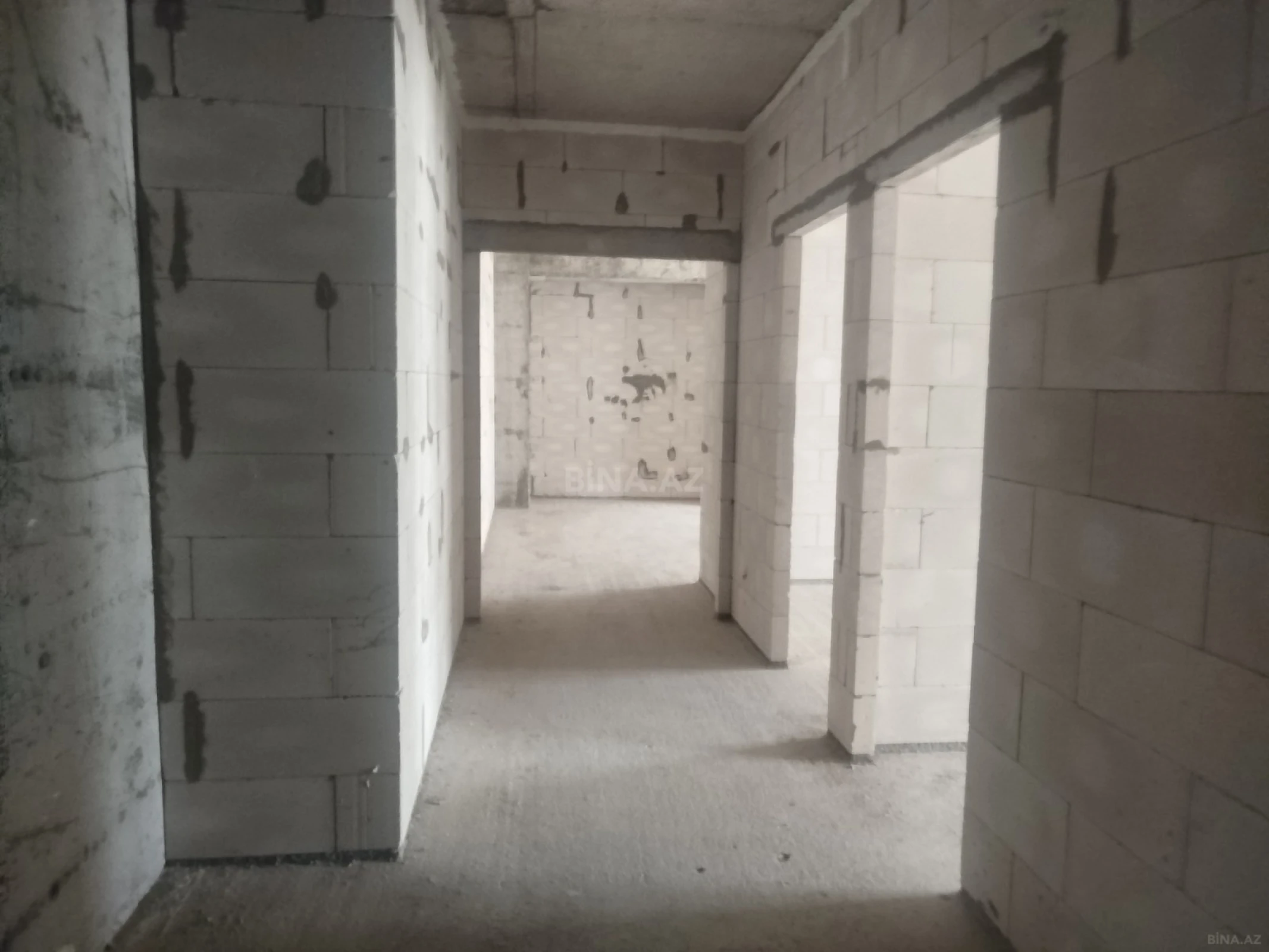 Satılır 2 otaqlı mənzil 104 m²