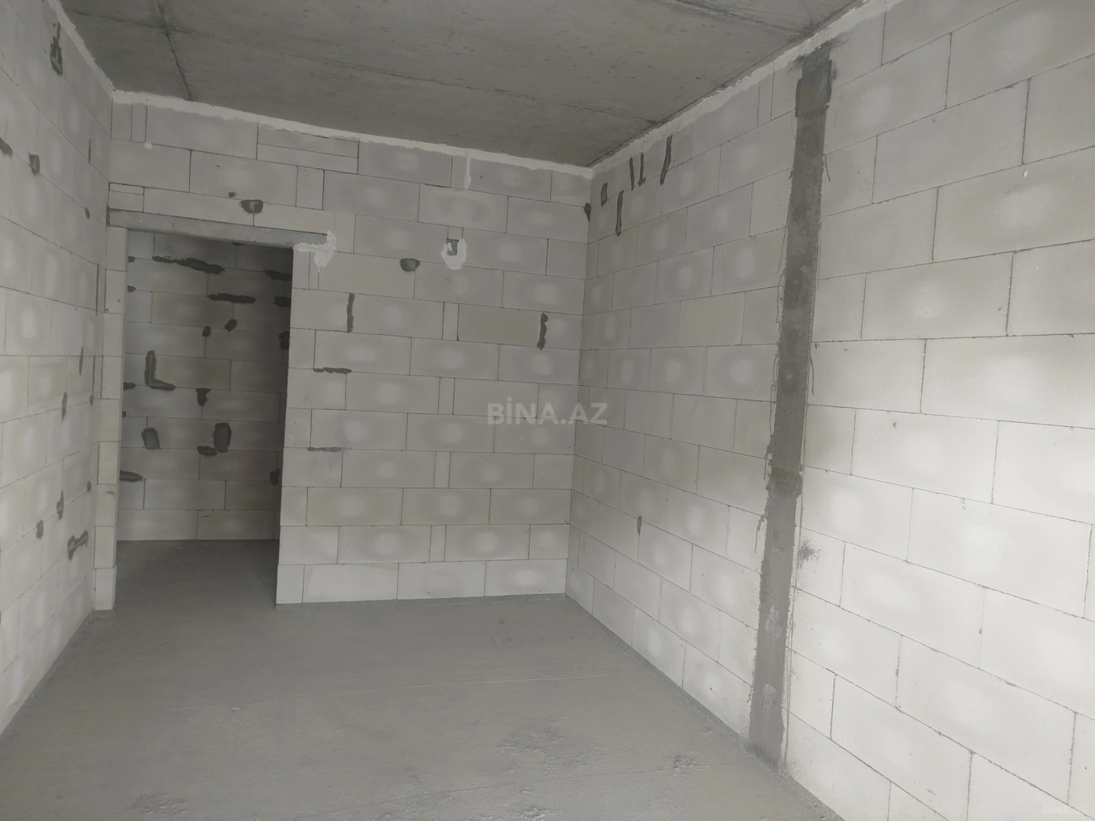 Satılır 2 otaqlı mənzil 104 m²