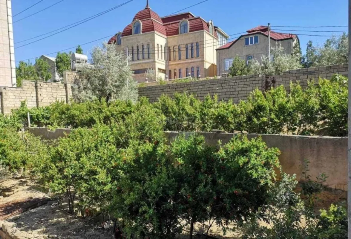 Satılır 11 otaqlı həyət evi 560 m²
