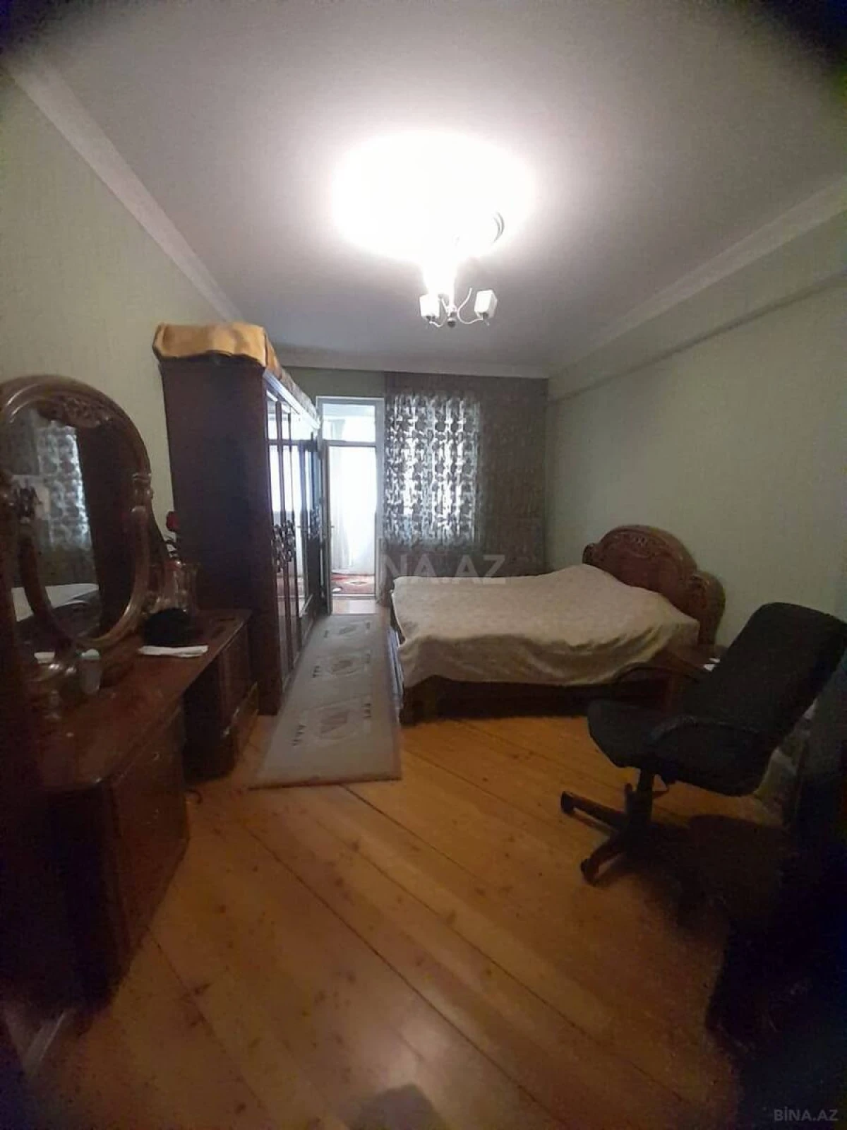 Satılır 3 otaqlı mənzil 127 m²