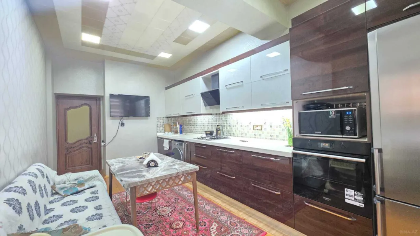 Satılır 3 otaqlı mənzil 126 m²