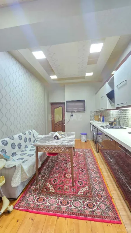 Satılır 3 otaqlı mənzil 126 m²