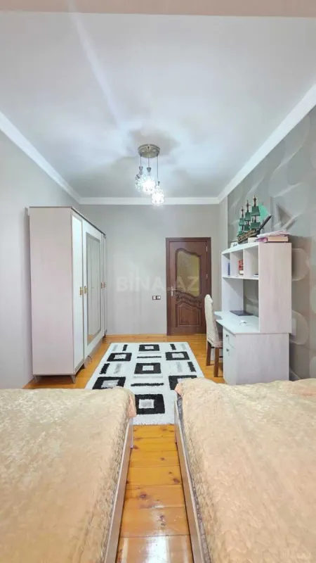 Satılır 3 otaqlı mənzil 126 m²