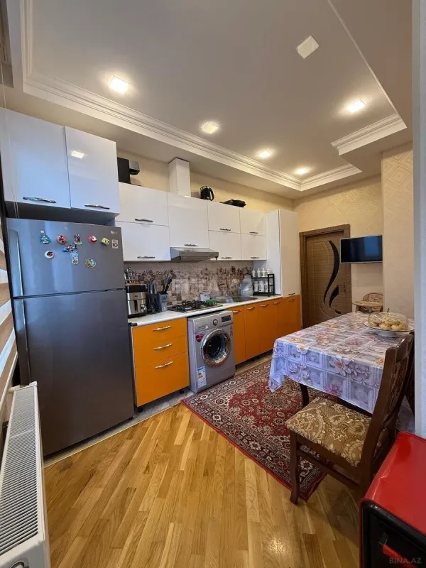 Satılır 2 otaqlı mənzil 83 m²