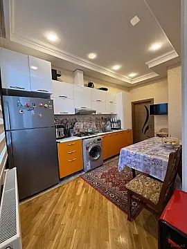 Satılır 2 otaqlı mənzil 83 m²