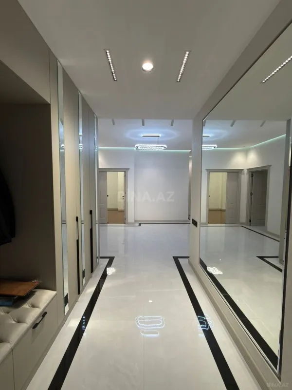 Satılır 3 otaqlı mənzil 148 m²