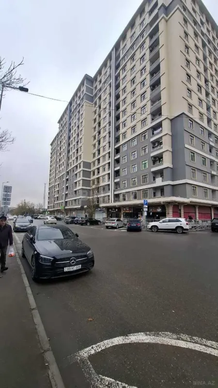 Satılır 3 otaqlı mənzil 148 m²