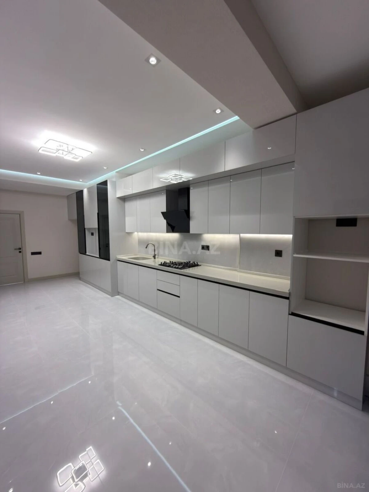 Satılır 3 otaqlı mənzil 148 m²