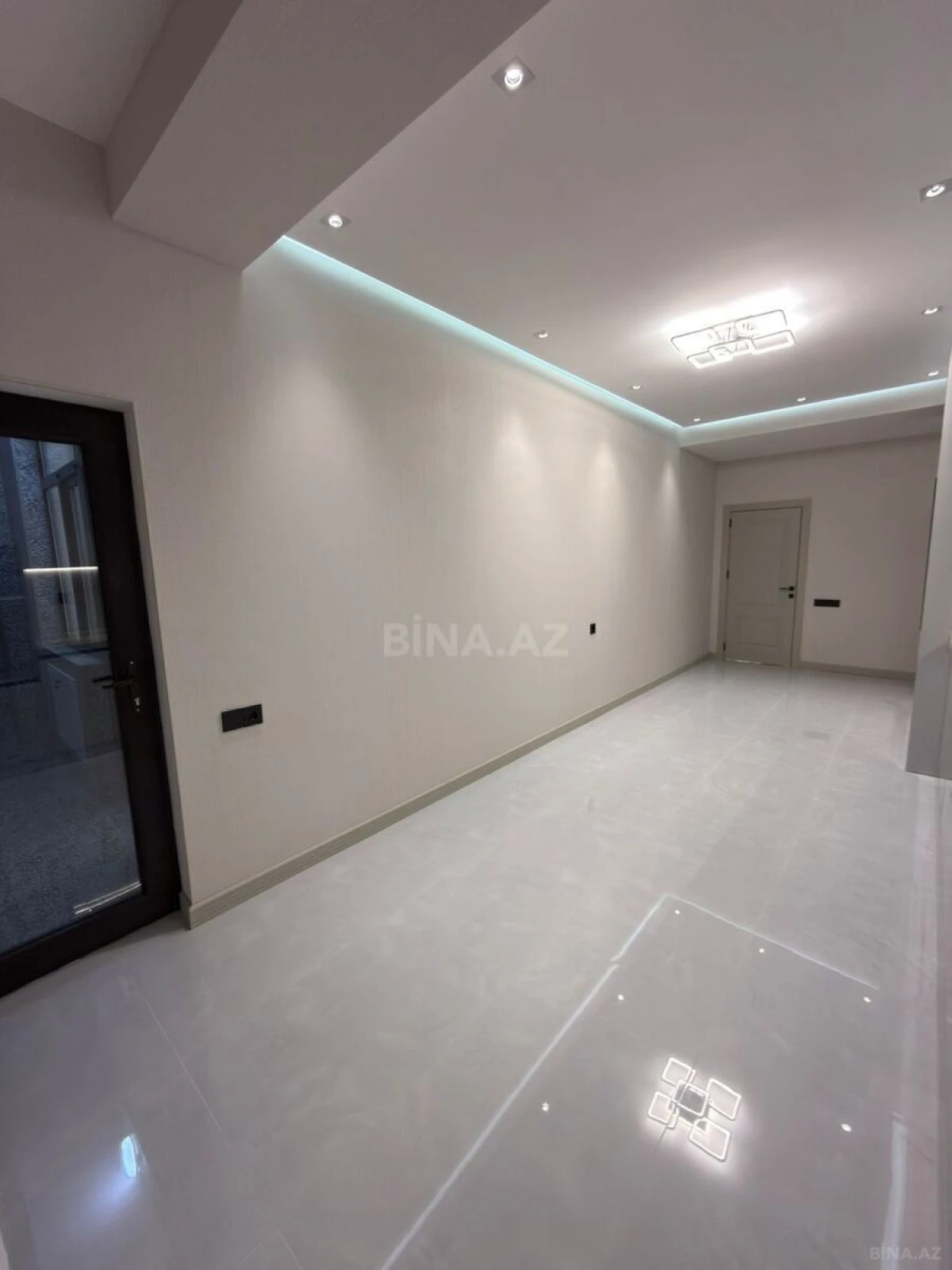 Satılır 3 otaqlı mənzil 148 m²