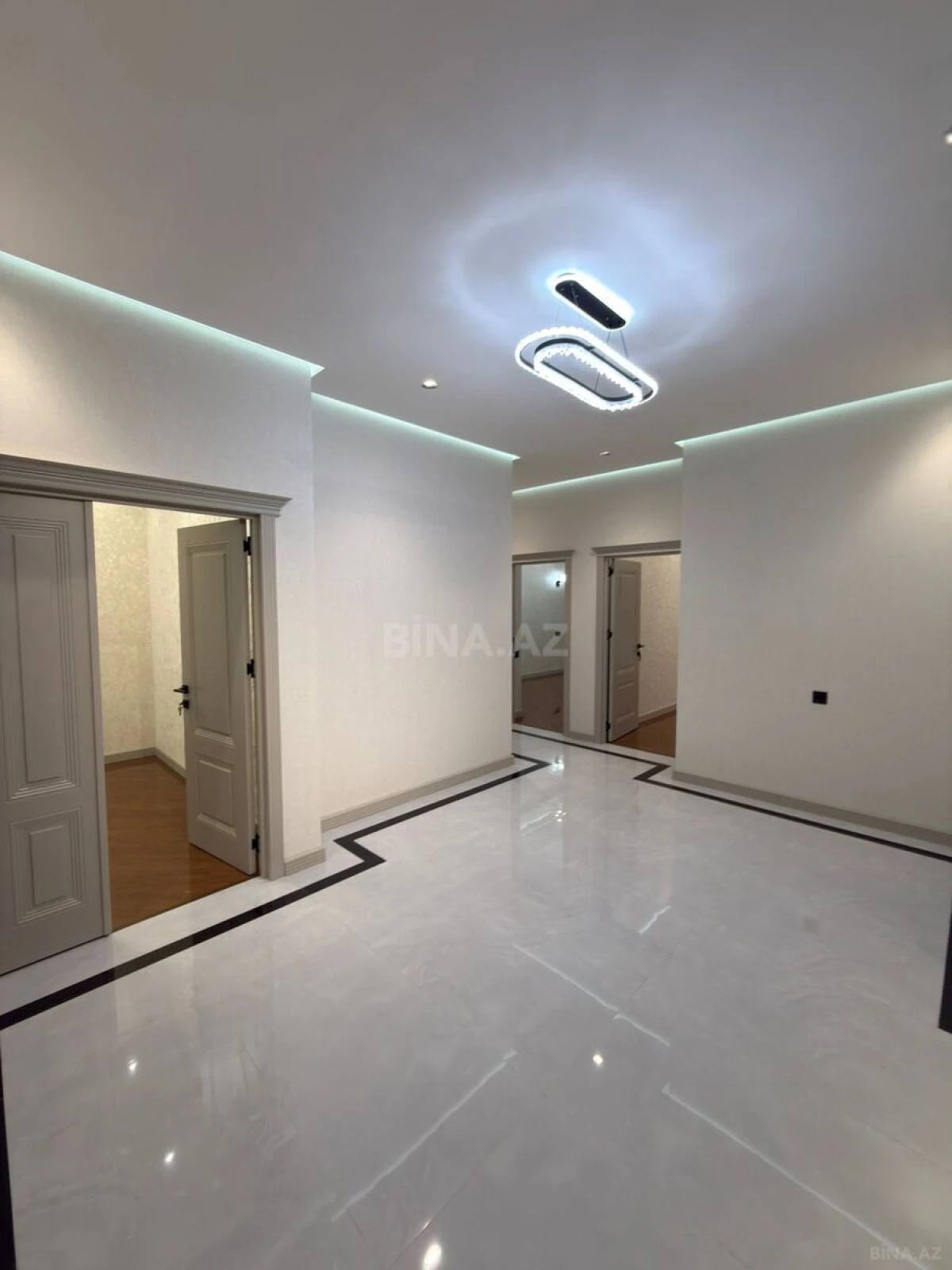 Satılır 3 otaqlı mənzil 148 m²