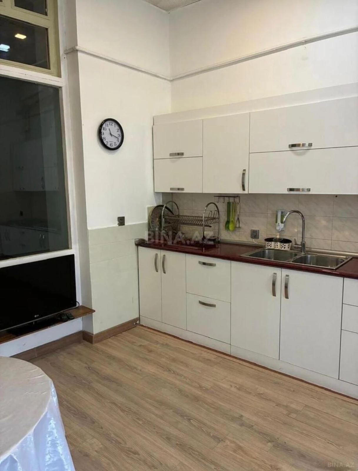 Kirayə verilir 4 otaqlı ofis 150 m²